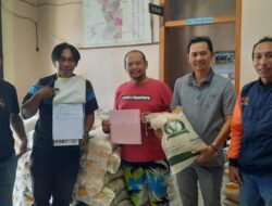 Ribuan Warga Kabupaten Majalengka Terima Bantuan Beras.