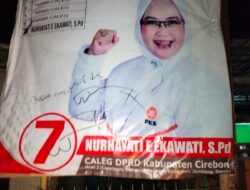 Baliho Milik Caleg  Di Ciwaringin Cirebon Menjadi Sasaran Pengrusakan 