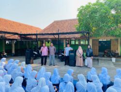 Purna Tugas IPDA Saidi Diganjar Kado Cinta Fari Guru Dan Murid SMP Negeri 2 Kapetakan 