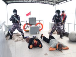 Pasukan VBSS Lanal Cirebon Gagalkan Upaya Sabotase di Perairan PLTU Cirebon