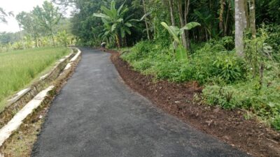 Kini Menjadi Sorotan, Diduga Hotmik digelar Kurang Ketebalan Didesa Gendereh 